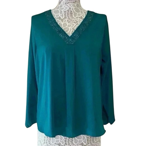 Emerald Green V-Neck Blouse With Rhinestones Size LP - Picture 1 of 8